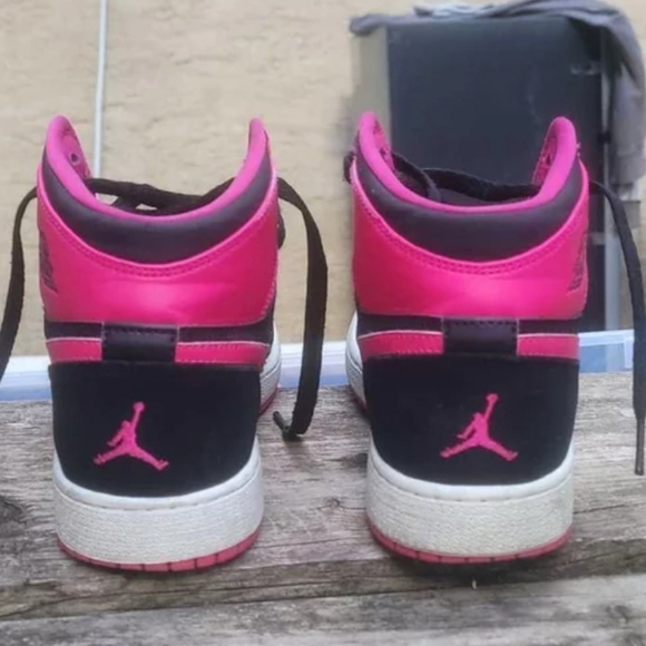 Air Jordan 1 Retro High GG 'VIVID PINK' - Picture 3 of 9